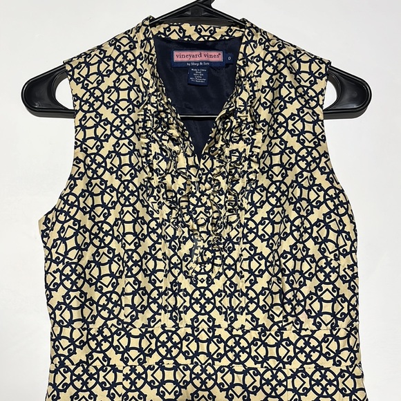 Vineyard Vines 100% Silk Geometric Ruffle Detail Printed Dress Size 0 - Picture 2 of 8